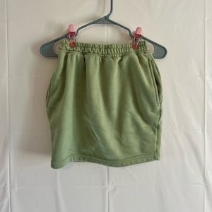 PrettyLittleThing sweat-skirt in green with pockets, soft inside